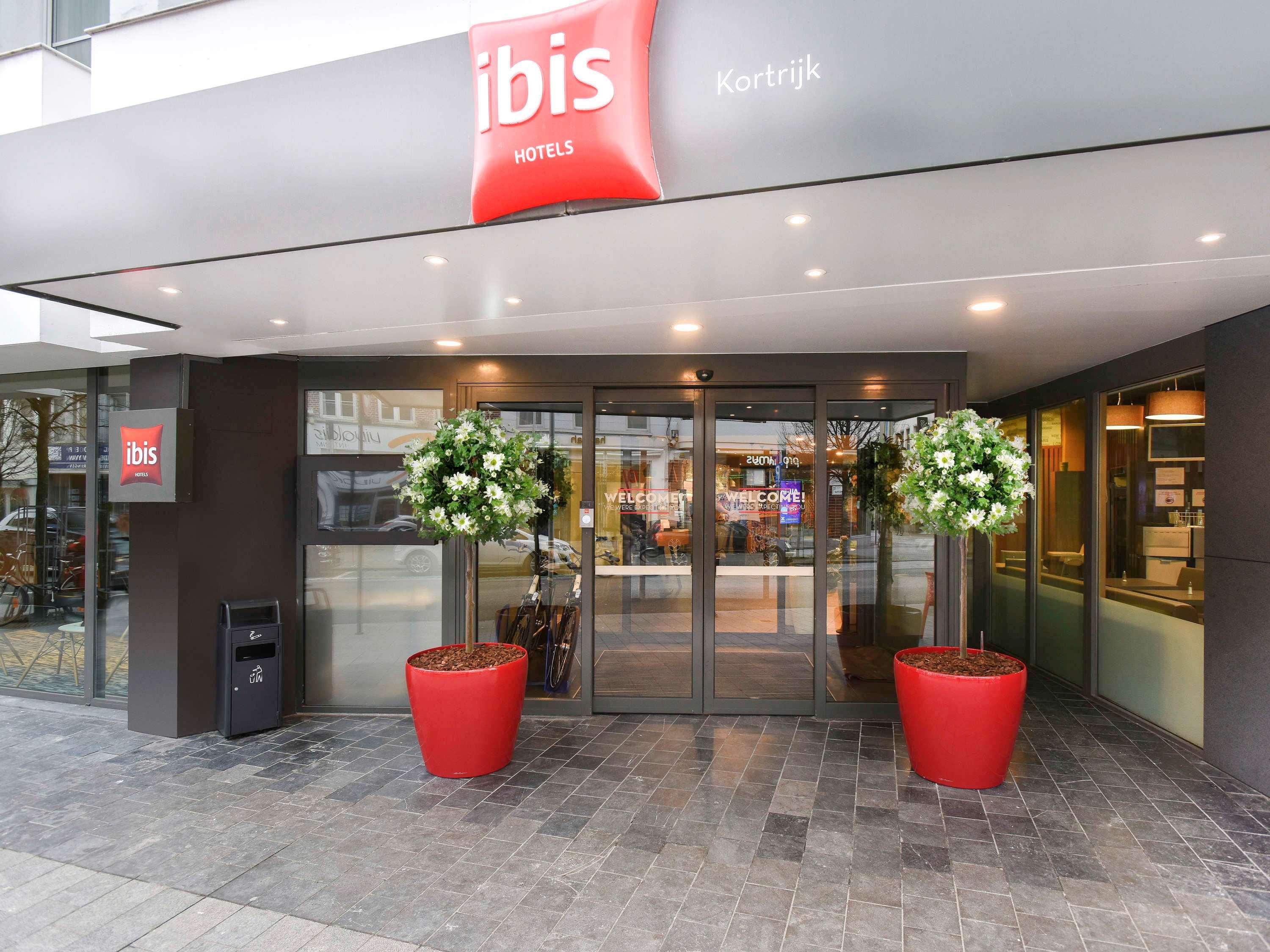 Ibis Kortrijk Centrum Exteriör bild